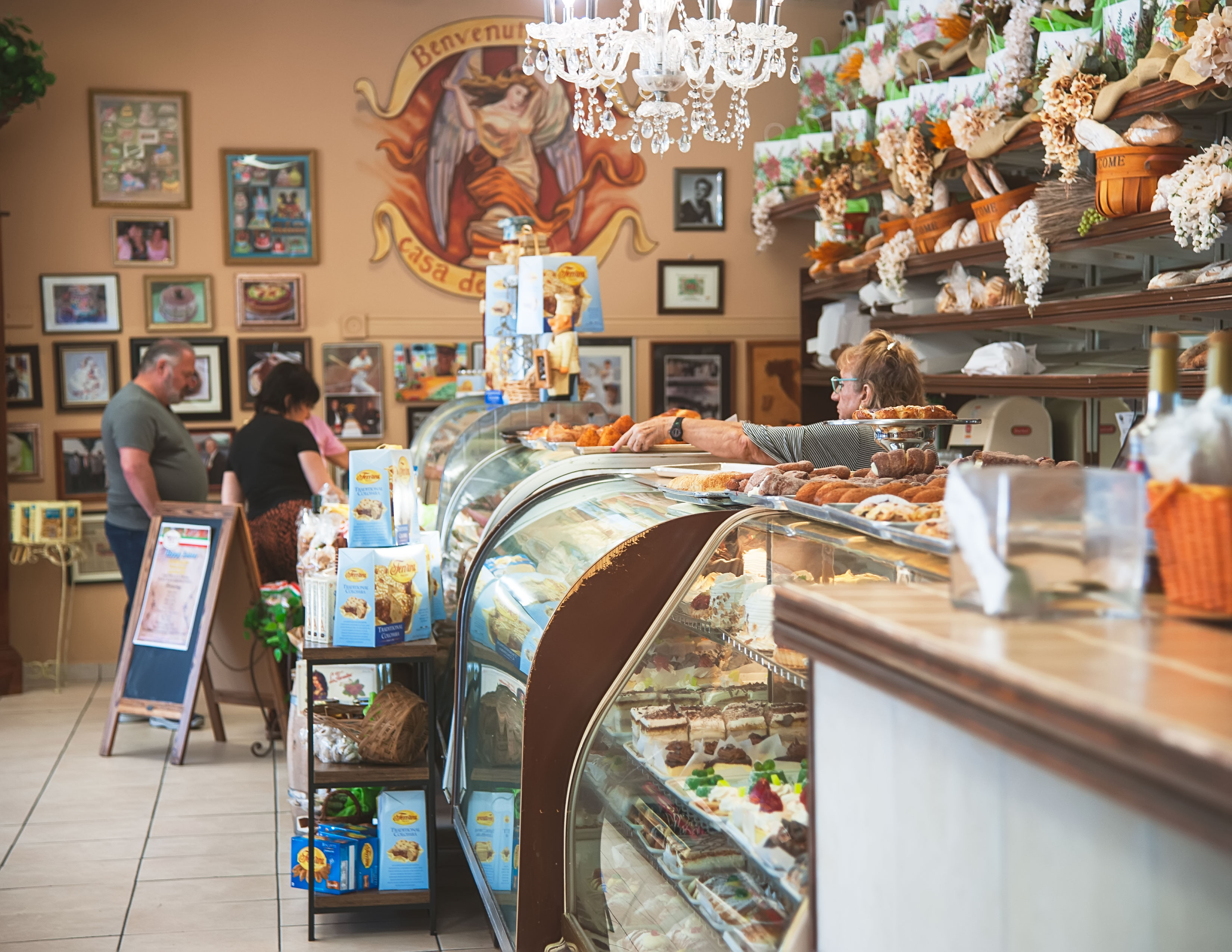 Palermo's Italian Bakery inside